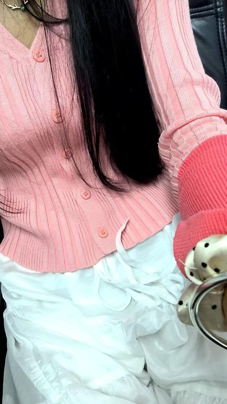 余灵梓今日清纯的裙子搭配迷人的丁字裤