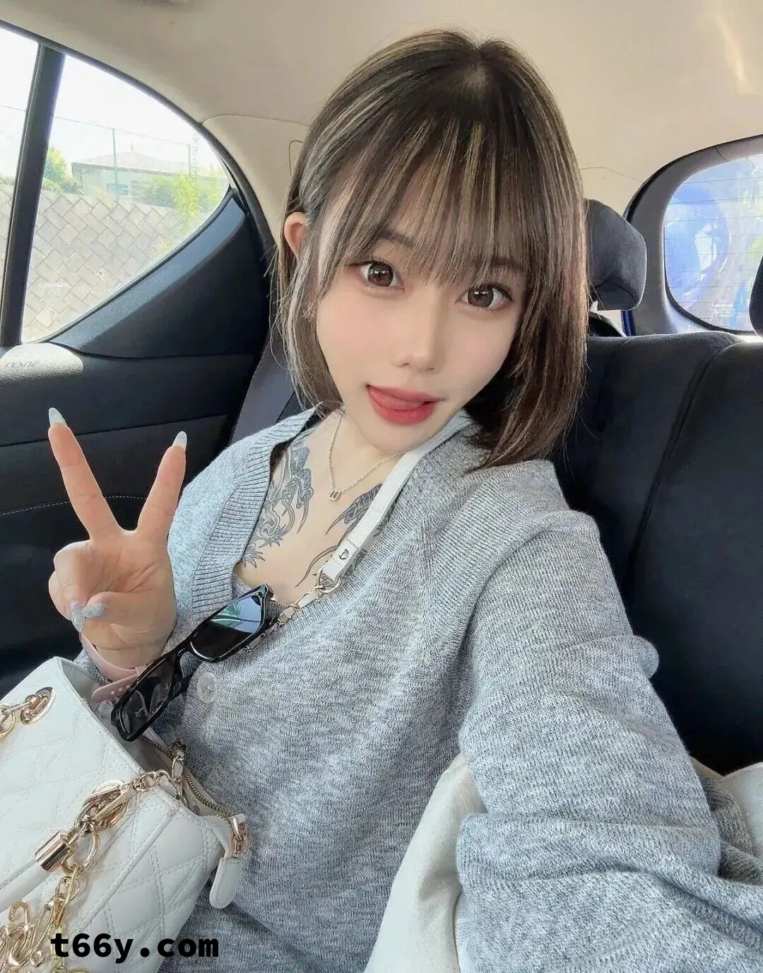 天泽铃回归，清纯妹妹爆改符文战神