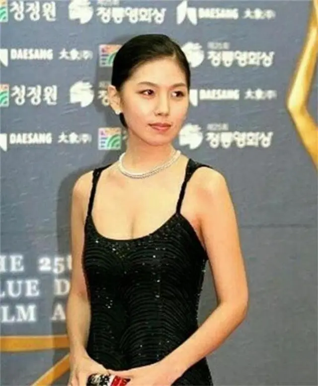 戚薇坦言：陪睡只是低级潜规则！韩国娱乐圈才是最恐怖的存在