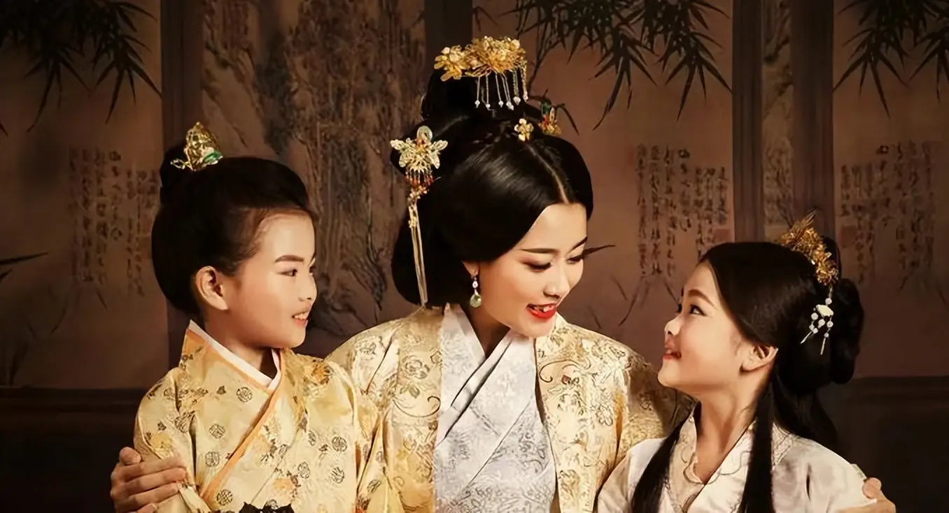 可怜的西汉许皇后，不仅被废还被大臣骗财骗色，最后被皇帝赐死