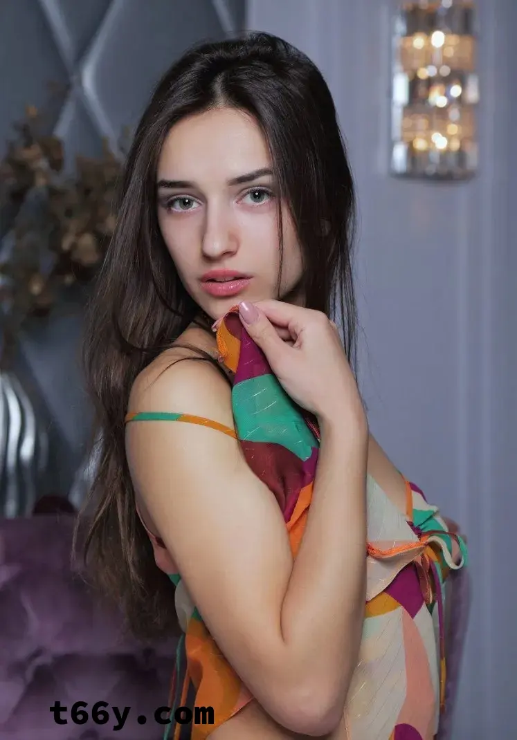 Gloria Sol：乌克兰超模尤物，SSS颜值