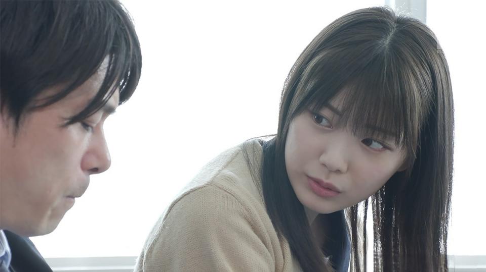 身为班主任的我 被女学生推倒了