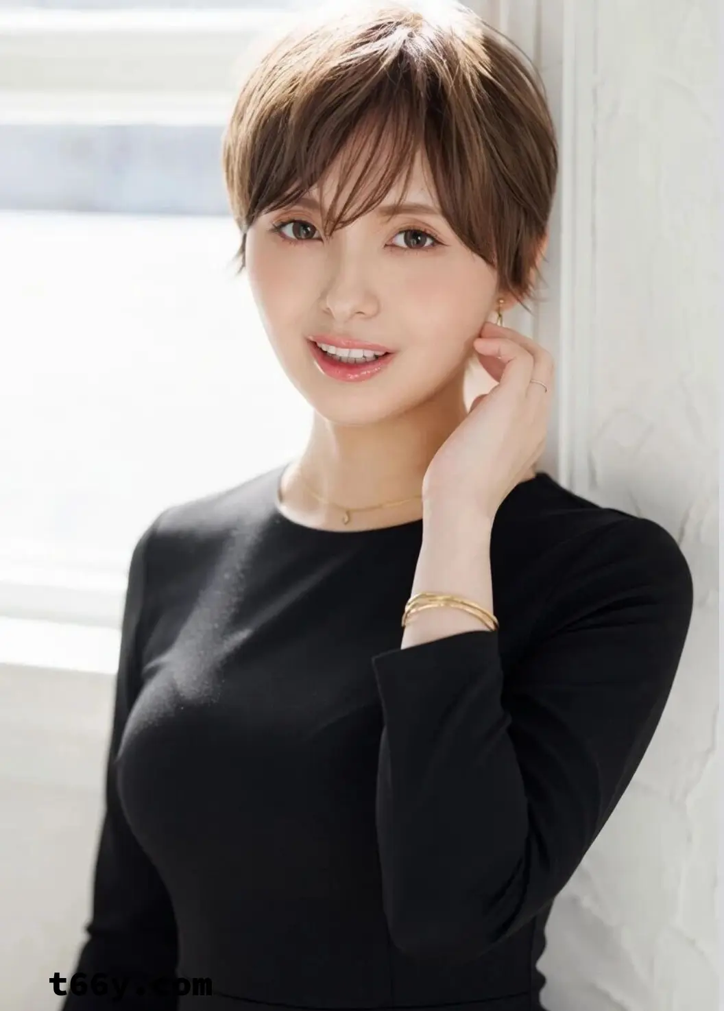 短发人妻怒闯Madonna！被老公嫌没女人味，她用出道证明魅力。