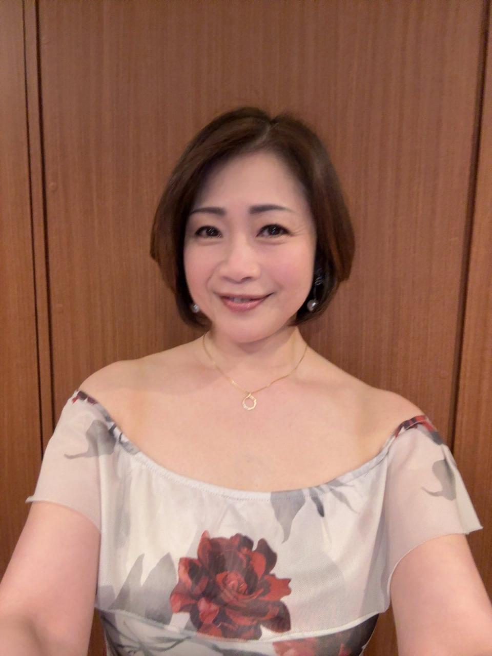 友田真希53岁熟女魅力不减！ 母性与情欲交织的反差魅力！