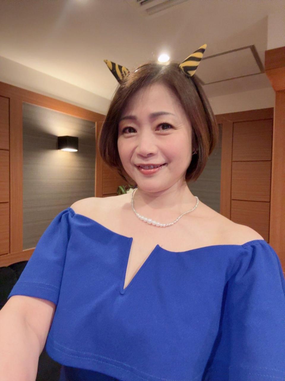 友田真希53岁熟女魅力不减！ 母性与情欲交织的反差魅力！