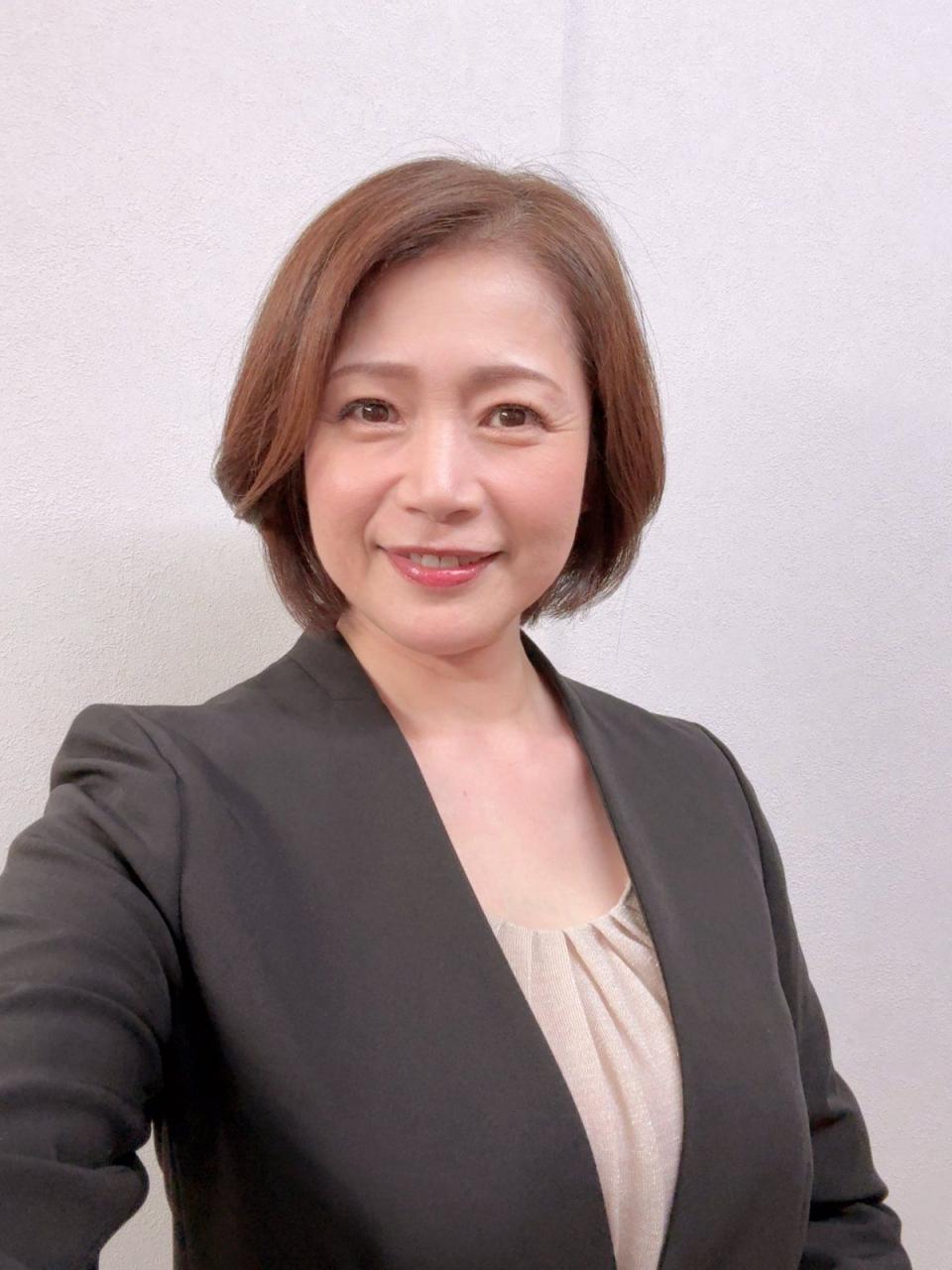 友田真希53岁熟女魅力不减！ 母性与情欲交织的反差魅力！