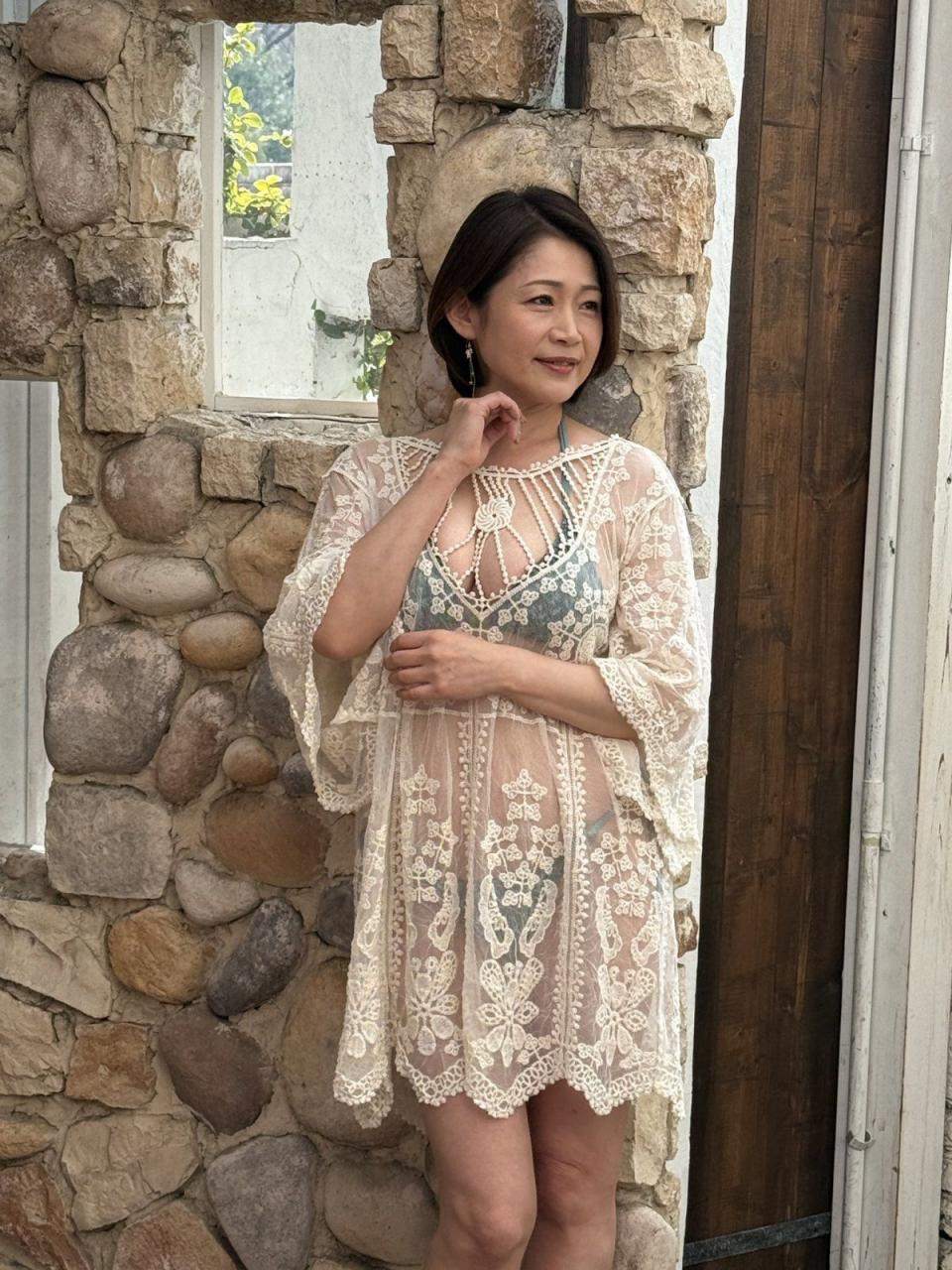 友田真希53岁熟女魅力不减！ 母性与情欲交织的反差魅力！