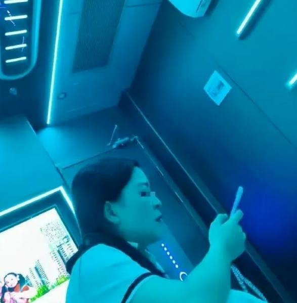 掏空积蓄爱上63号技师，女主侧颜图雷翻众人，酒店回访出大事...