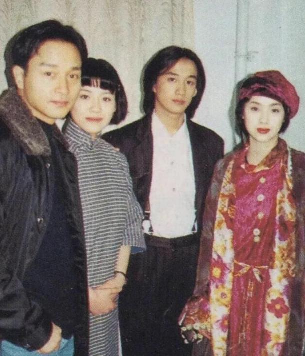 梅婷刘琳开心合影笑到模糊！两人二十多年的神仙友谊，真让人羡慕