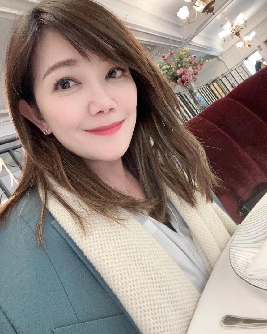 梁静茹疑遭酸民挑刺「修图」 晒自拍高EQ反击：哪里歪了