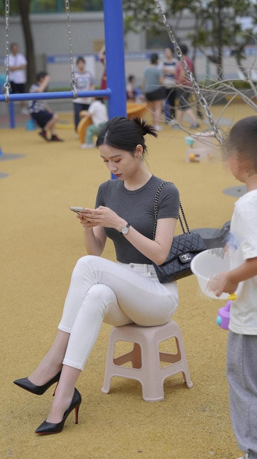 女人什么情况穿裤里丝