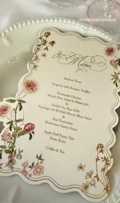 何猷君奚梦瑶世纪婚礼晚宴相曝光,新娘半亿顶级钻石套装富气华贵,四太梁安琪携孙温馨合照