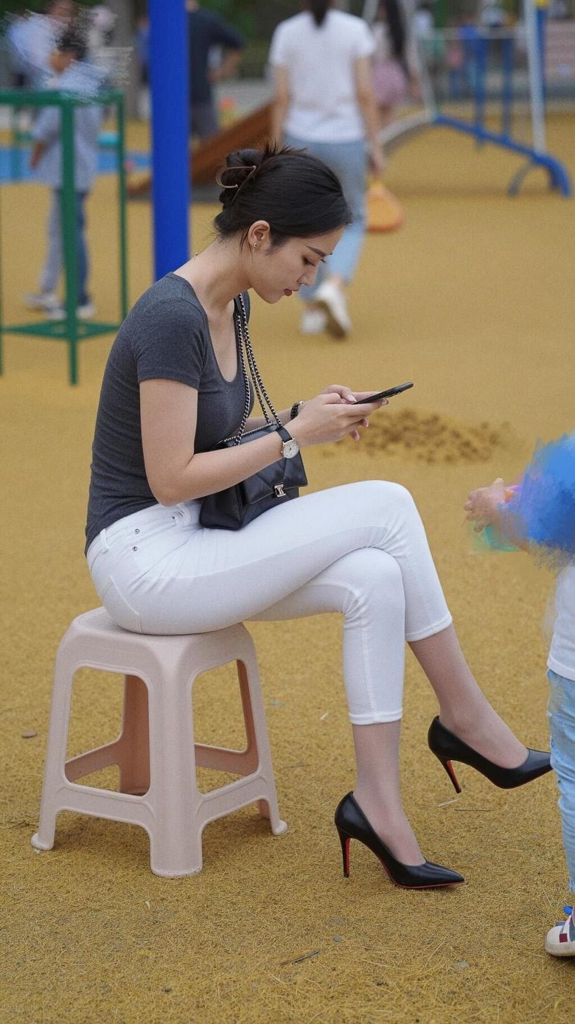 女人什么情况穿裤里丝