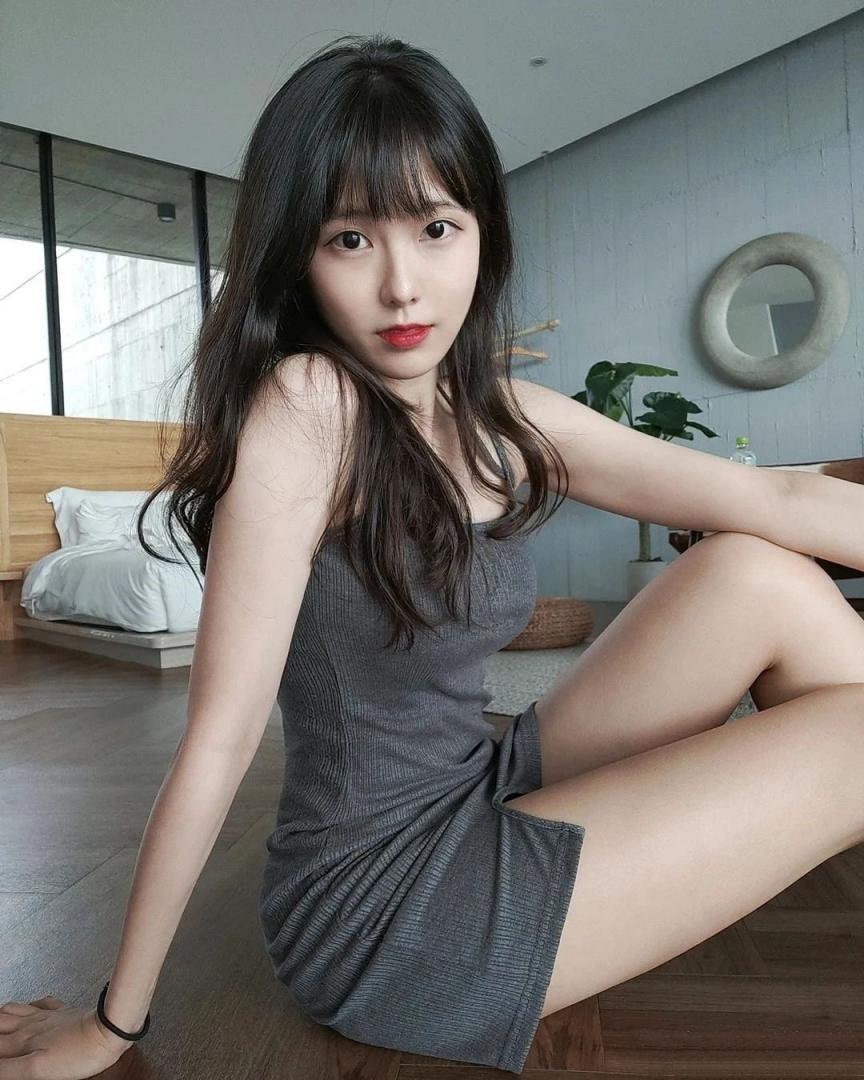 台湾清华电机「阿倪」校花级美貌让人恋爱　网友：史上最正！