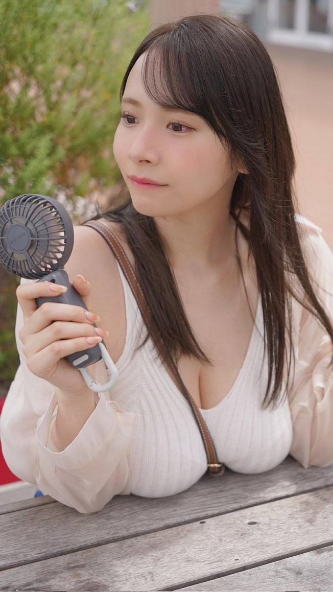 娇小身材藏不了超巨曲线！庵姬花出道话题令人意想不到！