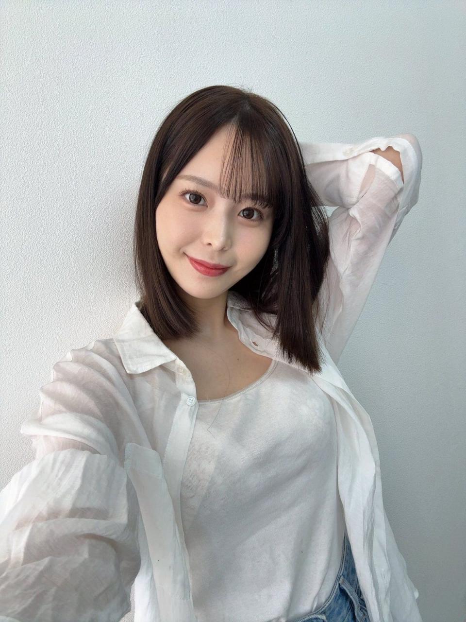 157公分G罩杯直接锁定画面，九野雏乃出道就把年轻感跟曲线绑在一起