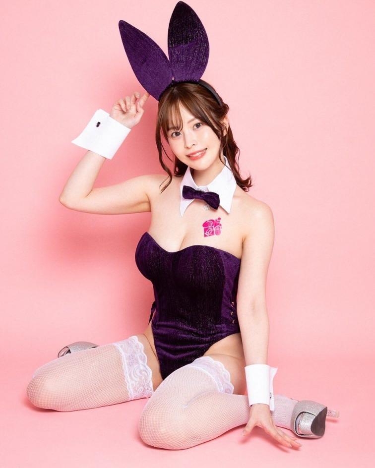 157公分G罩杯直接锁定画面，九野雏乃出道就把年轻感跟曲线绑在一起