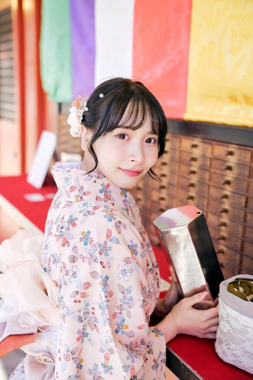 娇小身材藏不了超巨曲线！庵姬花出道话题令人意想不到！